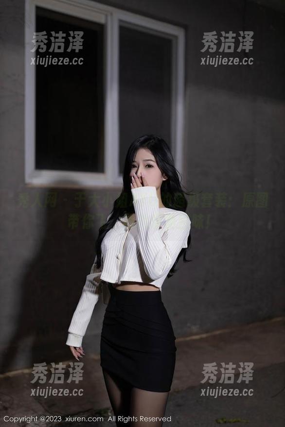 秀人网 - 于大小姐AYU的超级套装：原图带你飞，照片反复回味！