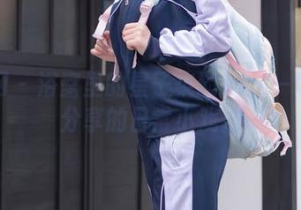 秀人网 – 浴室里的星子柒kiki：一场写真分享的日常小戏法