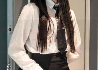秀人网 – 看！是小逗逗和修女的奇妙碰撞：这原图写真太有趣了吧
