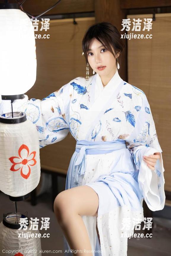 秀人网-智恩baby 秀人网 - 智恩baby女仆情怀:套图合集,光影交织,隐约透出一点小调皮。