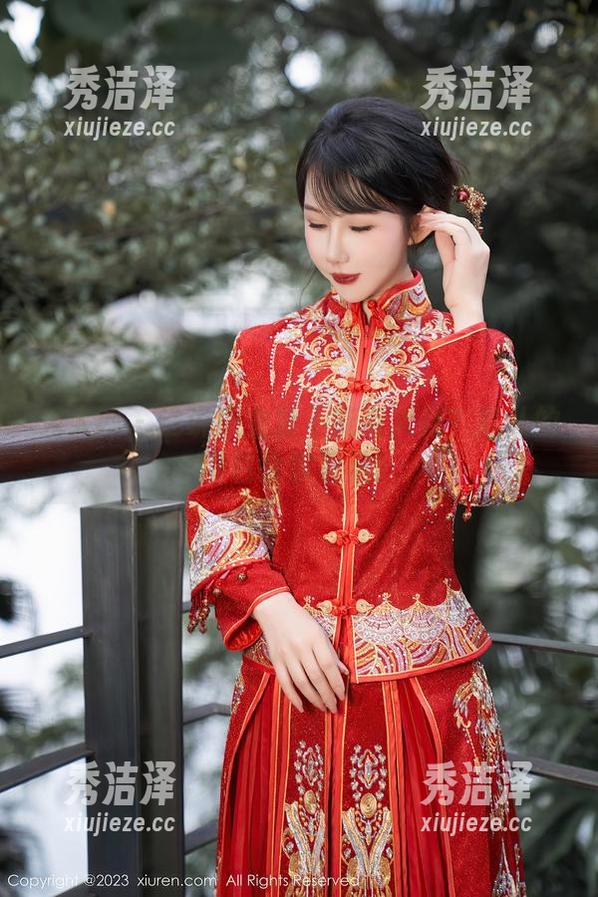 秀人网 - 谁说职业装不能有火花？果儿的图包给你答案！