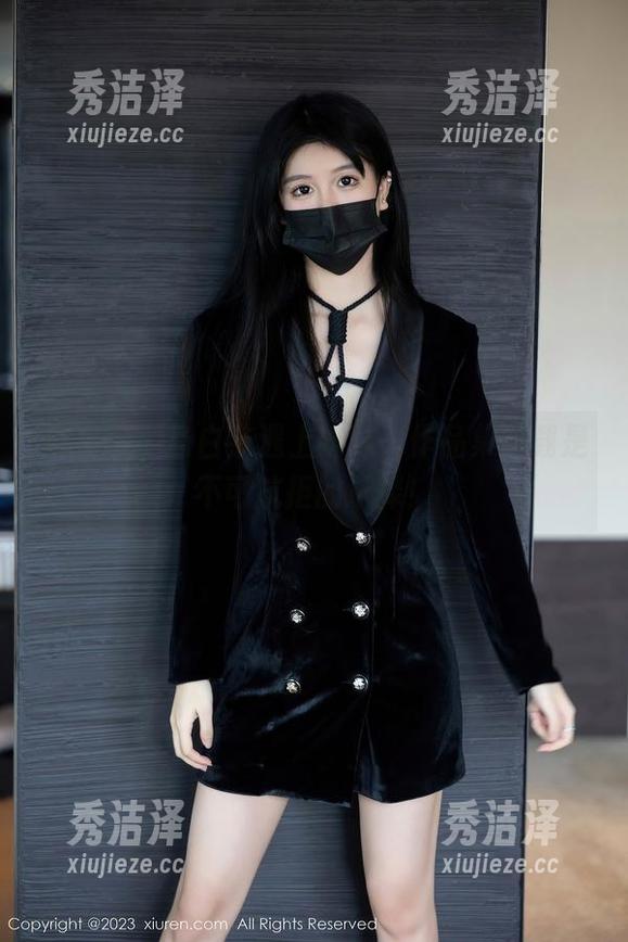 秀人网 - 当白沫遇上妹妹，作品集下载是不可抗拒的选择！