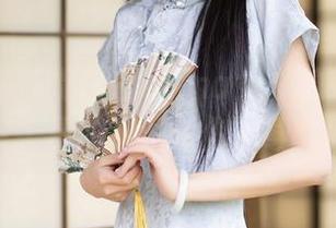 秀人网 – 捕捉白白Alina女神的瞬间：免费的资源供你下载