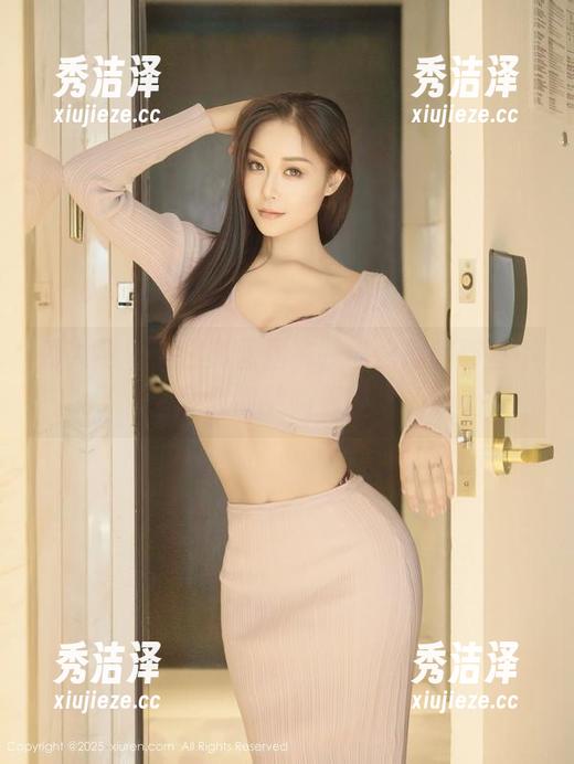 秀人网 - 当白茹雪居家，偷偷捕捉那些不经意间的美图瞬间