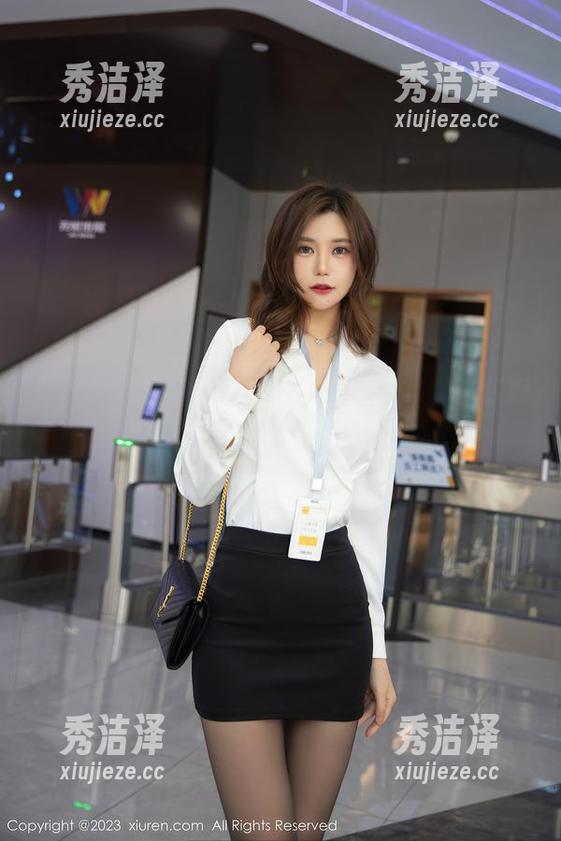秀人网 - 糯美子MINIbabe的体操服写真，最新图库里藏着她的云朵梦。