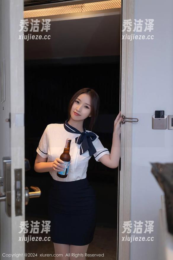 秀人网 - 轩轩王子带你探秘全套温柔，图片如此迷人，简直不敢直视！