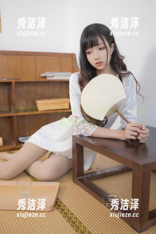 紧急企划 - 在私拍中找寻少女的心：奶糖的独特表达