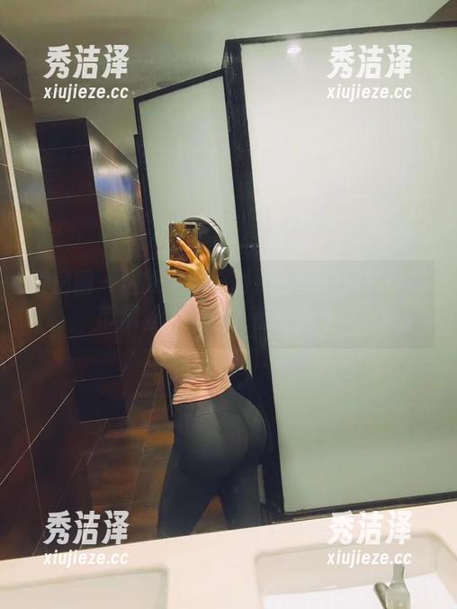 微密圈 - 最新分享：看到紫色哒豚豚的吊带黑丝，整个人都在发光！