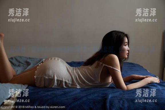 蜜桃社-萌美Moemi 蜜桃社 - 萌美Moemi的秘密时光:精选套图,快打开这扇小窗!