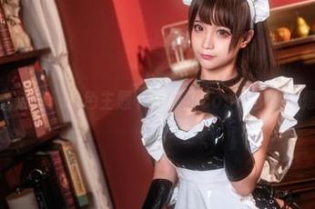 发现蠢沫沫：水色主题下的最新cos，少女心爆棚！