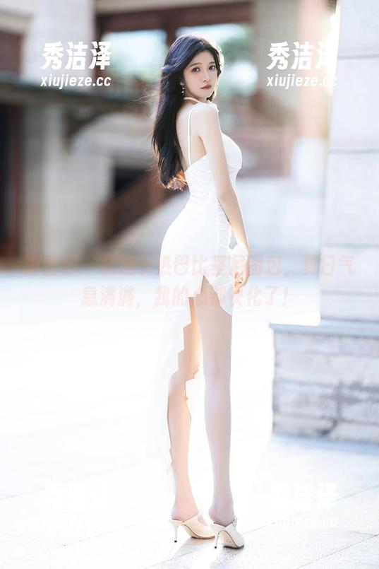 语画界-小热巴 语画界 - 精选小热巴比基尼图包,夏日气息满满,我的心都快化了!