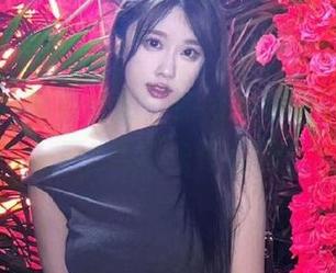 微密圈 – 全景合集：原神凝光之下，轩子巨2兔的光影交错
