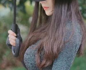微密圈 – 辣妈女神全新在线发布：白衬衫美图，光影之间的撩拨感！