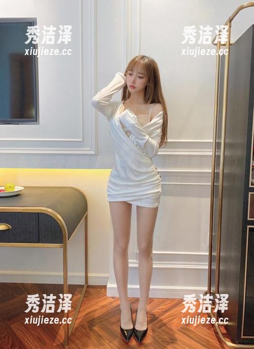 过期米线线 先来一份高清壁纸,再看看过期米线线的黑色旗袍究竟有多撩!