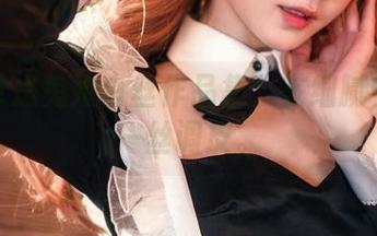 阿包也是兔娘白丝作品集：在细腻中找到一丝调皮。
