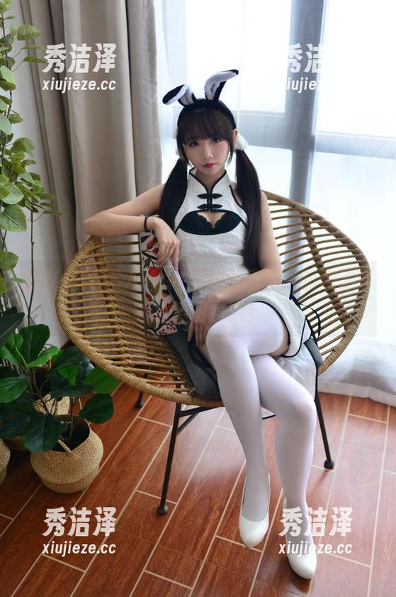睡衣+雪琪SAMA=完美的周末，别忘了下载免费图包哦！