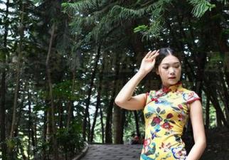 魔镜街拍 – 艾小青的在线图集：漫展引发轰动，别说我没提醒你！