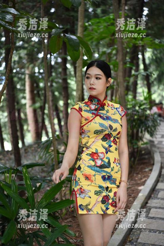 魔镜街拍 - 艾小青教你穿旗袍：她的街拍资源就像我的爱情，远远不够！